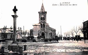 Aumale - Eglise et Monument aux Morts